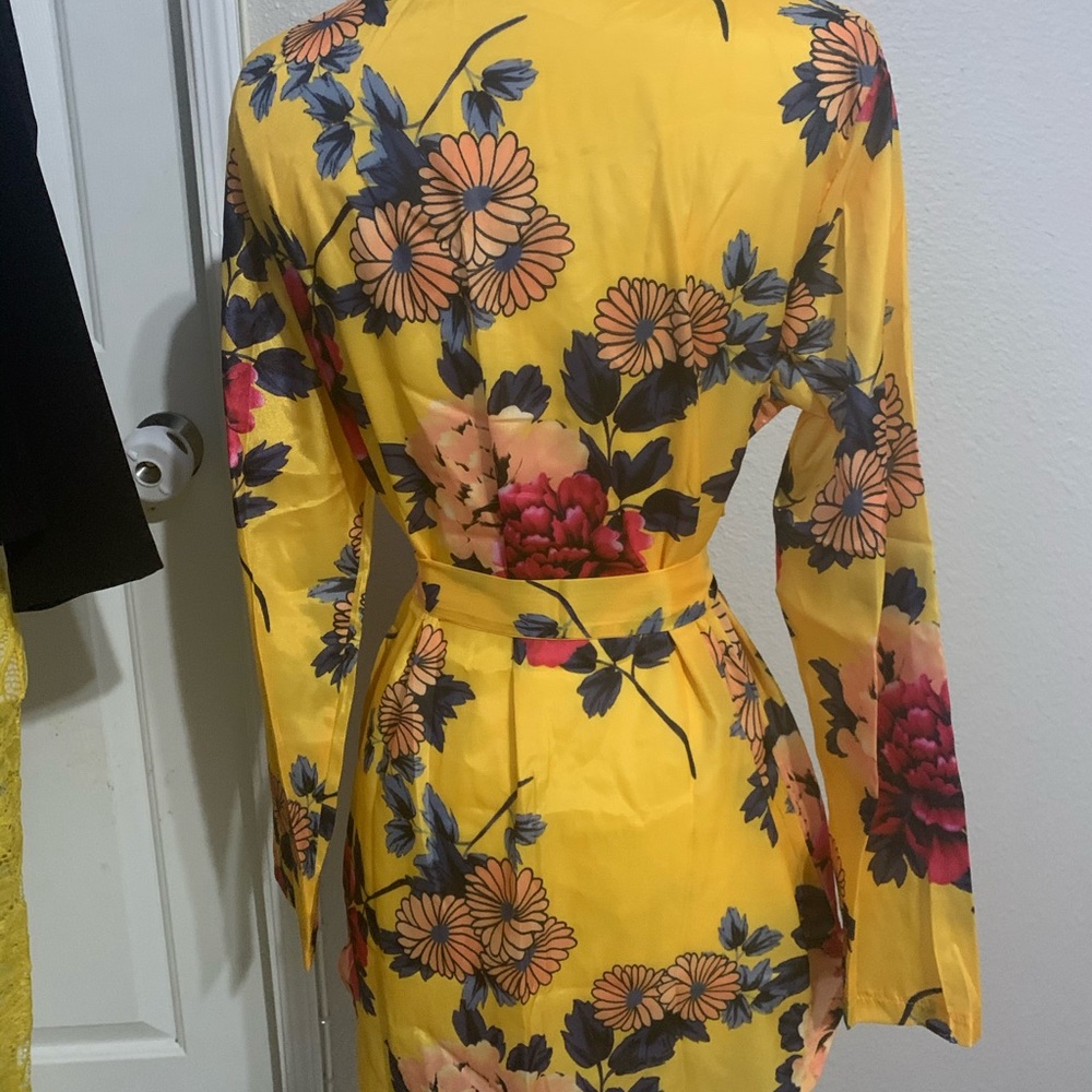 Dress - Picture 3 of 3